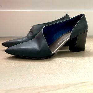 Navy leather Coclico pointed toe d’orsay heels, like-new and flawless